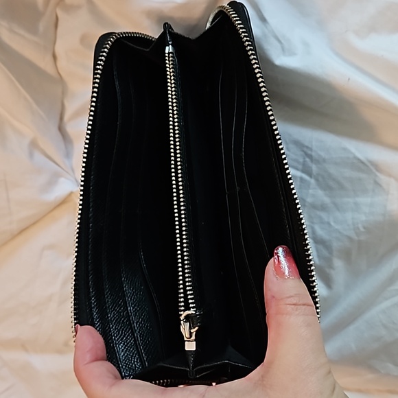 Coach zip around wallet accordian - Picture 2 of 2